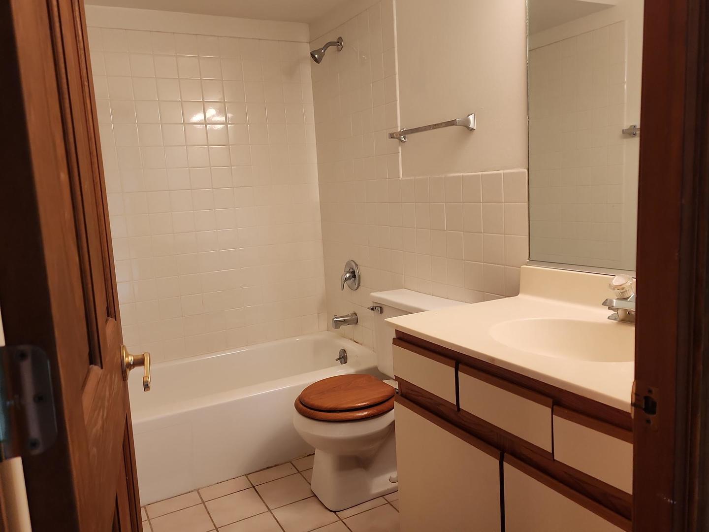 5011 S Valley Lane 409 Property Photo 19