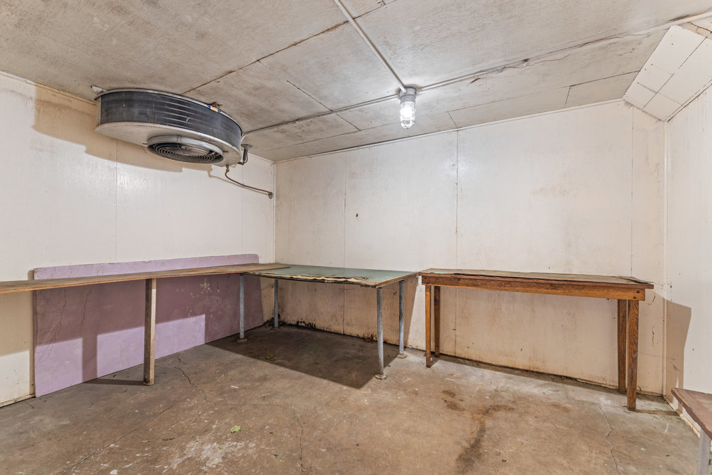 1217 W 31st Street Property Photo 19