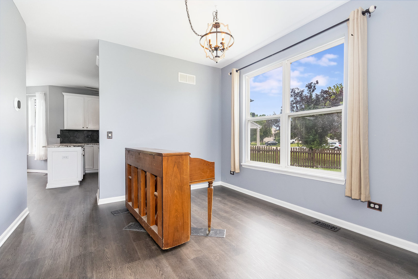 1800 Westbrook Court Property Photo 4