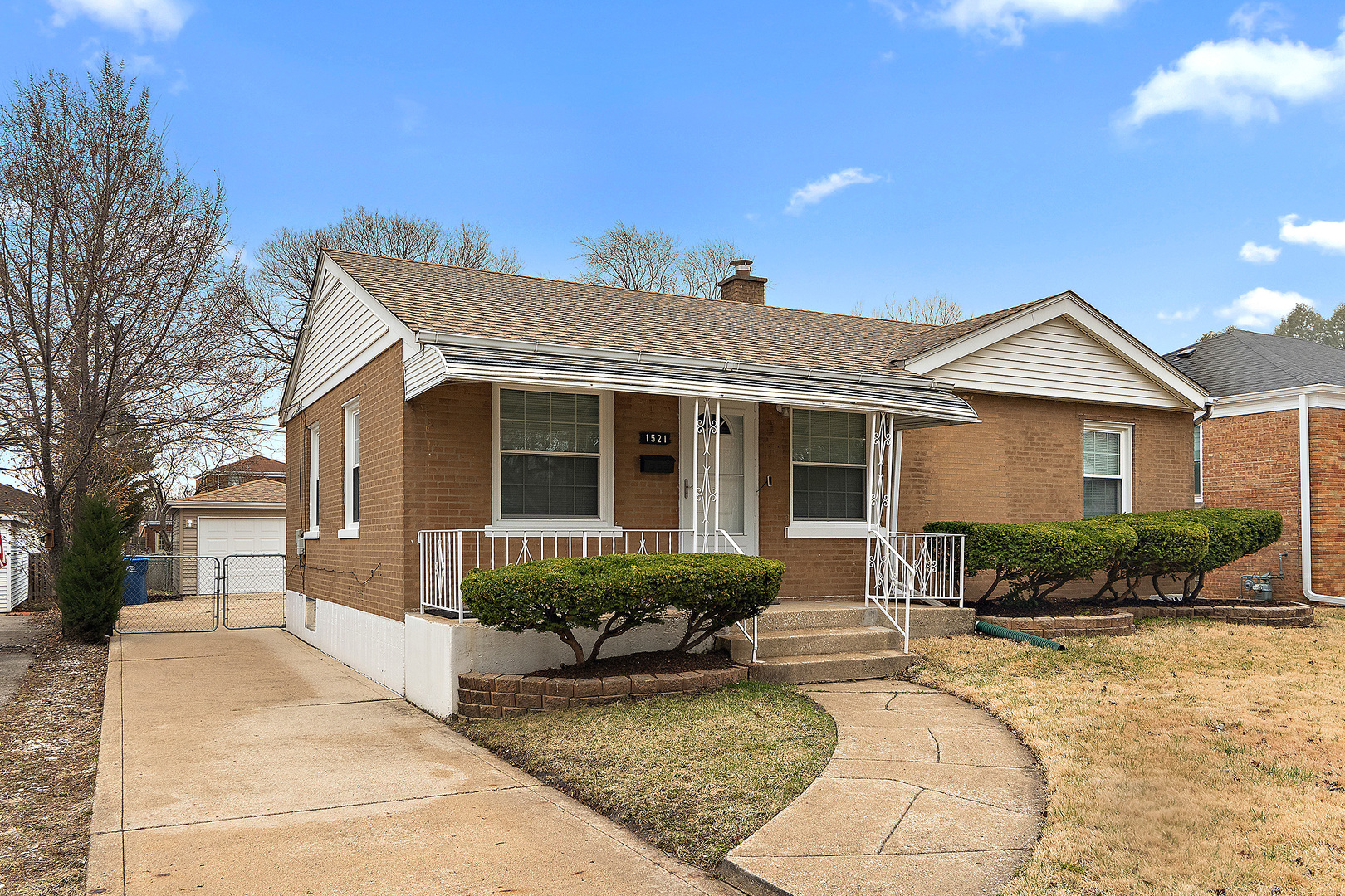 1521 N Wolf Road Property Photo