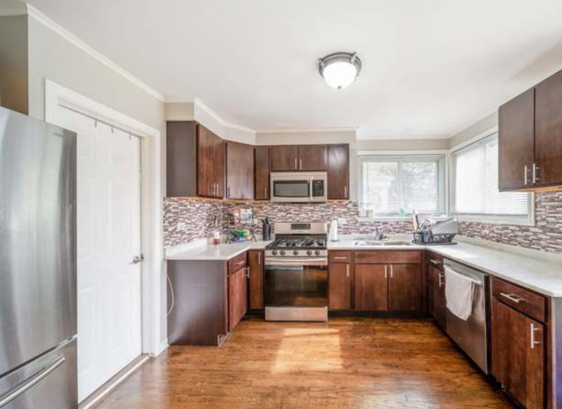 14425 University Avenue Property Photo 2