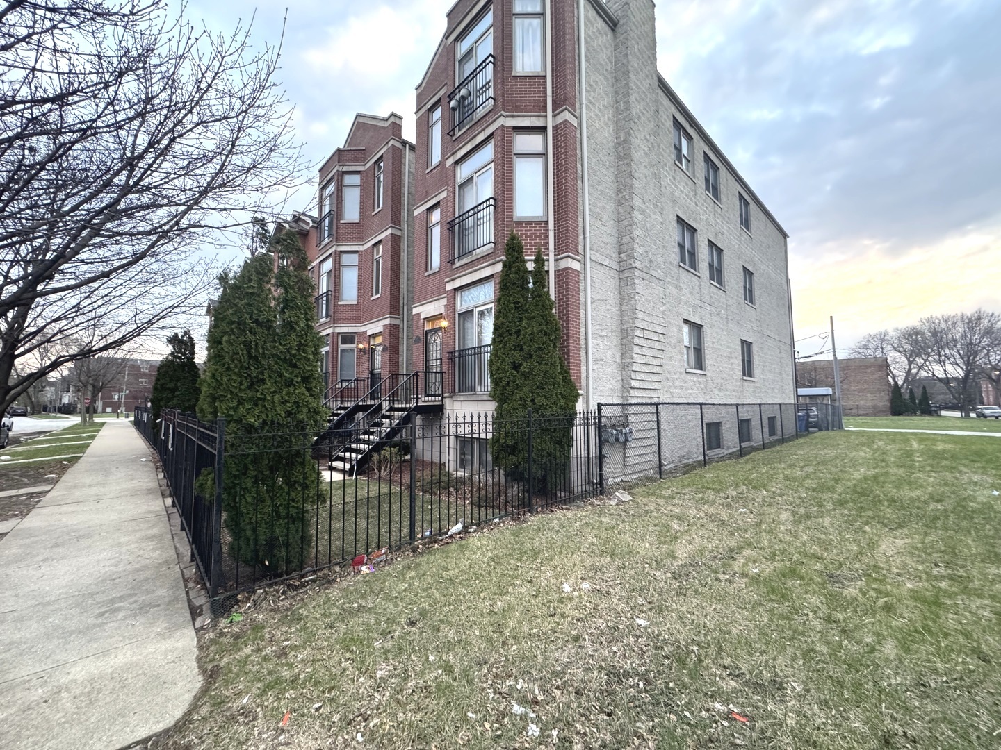 4242 S Vincennes Avenue 2 Property Photo 3