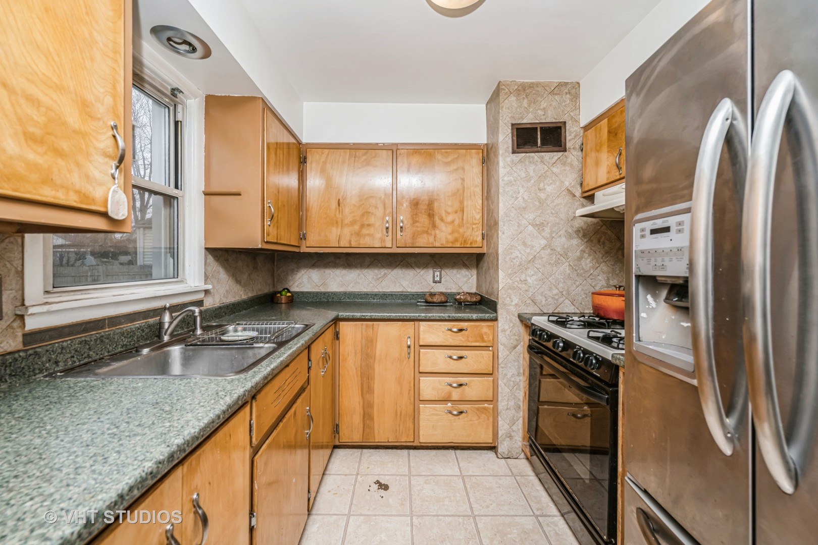 238 E Main Street Property Photo 5