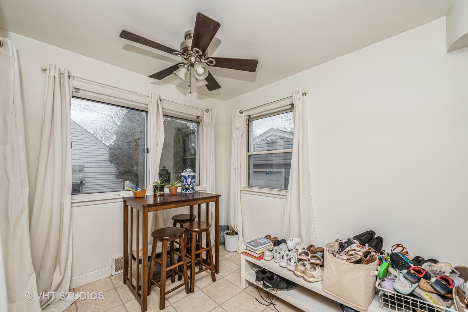 238 E Main Street Property Photo 6