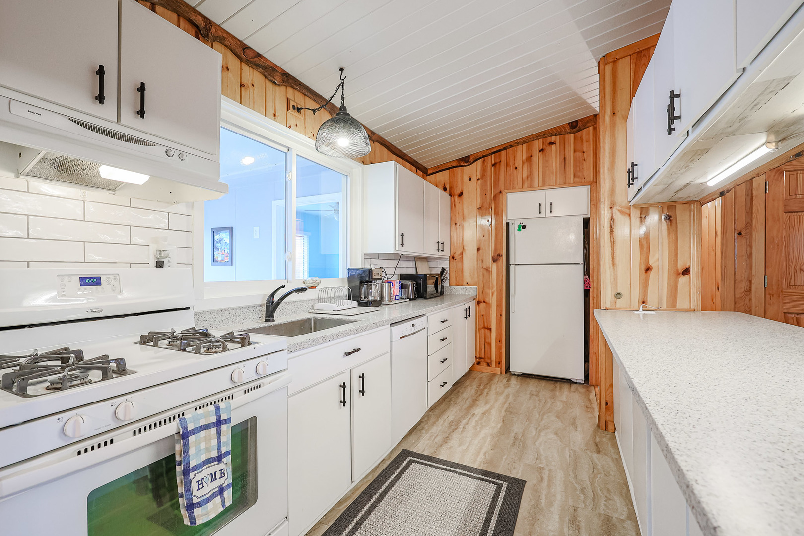 707 Kingston Boulevard Property Photo 28