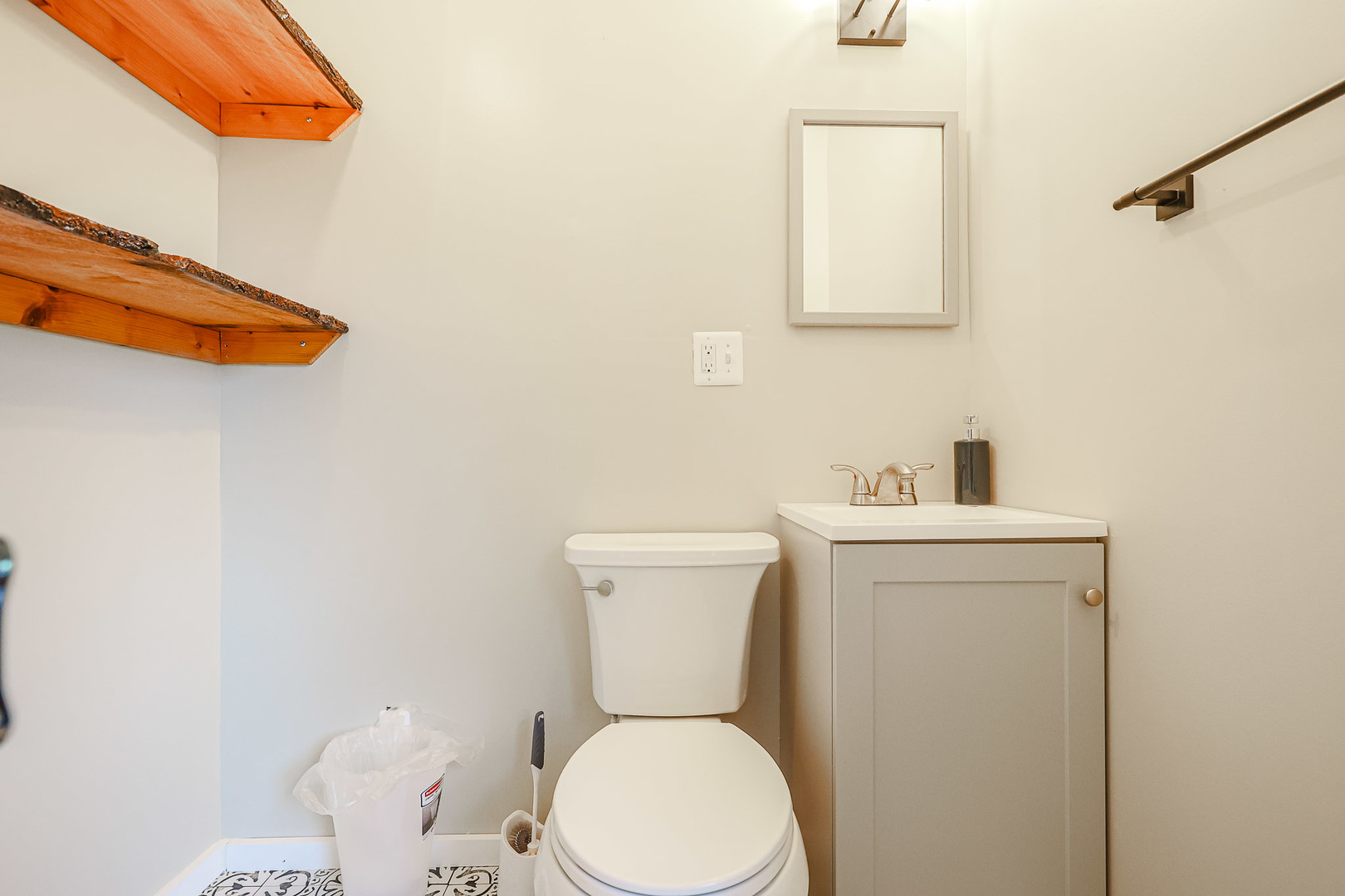 707 Kingston Boulevard Property Photo 41