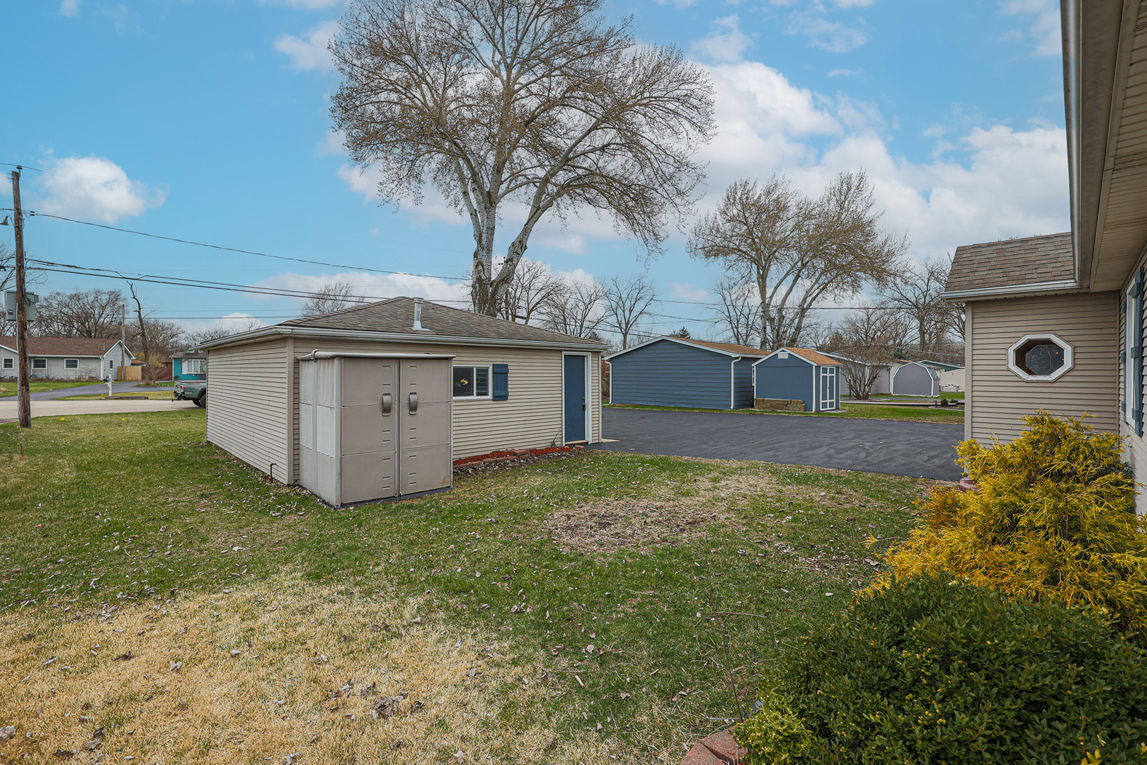 707 Kingston Boulevard Property Photo 58