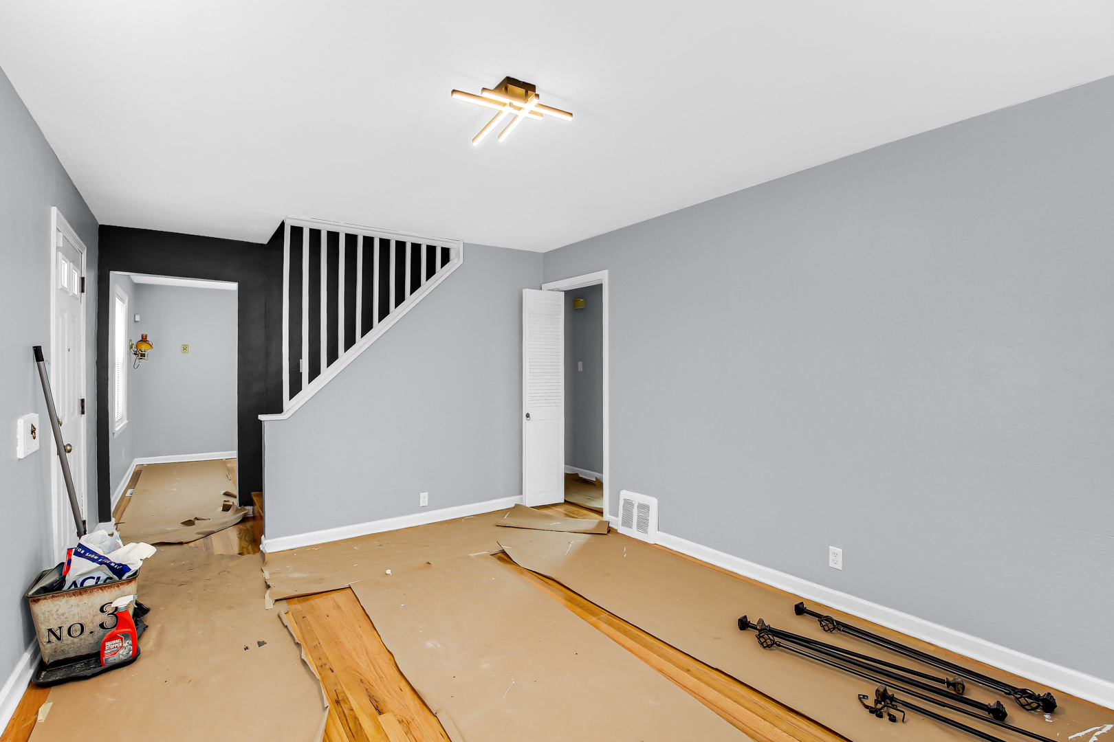 425 Webb Street Property Photo 4
