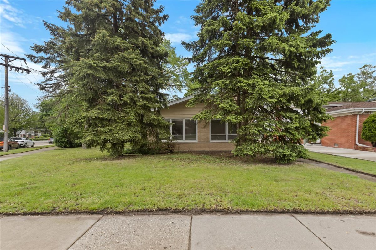 5323 Lee Street Property Photo 2