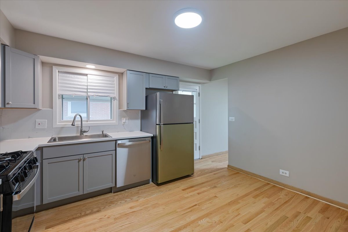 5323 Lee Street Property Photo 10