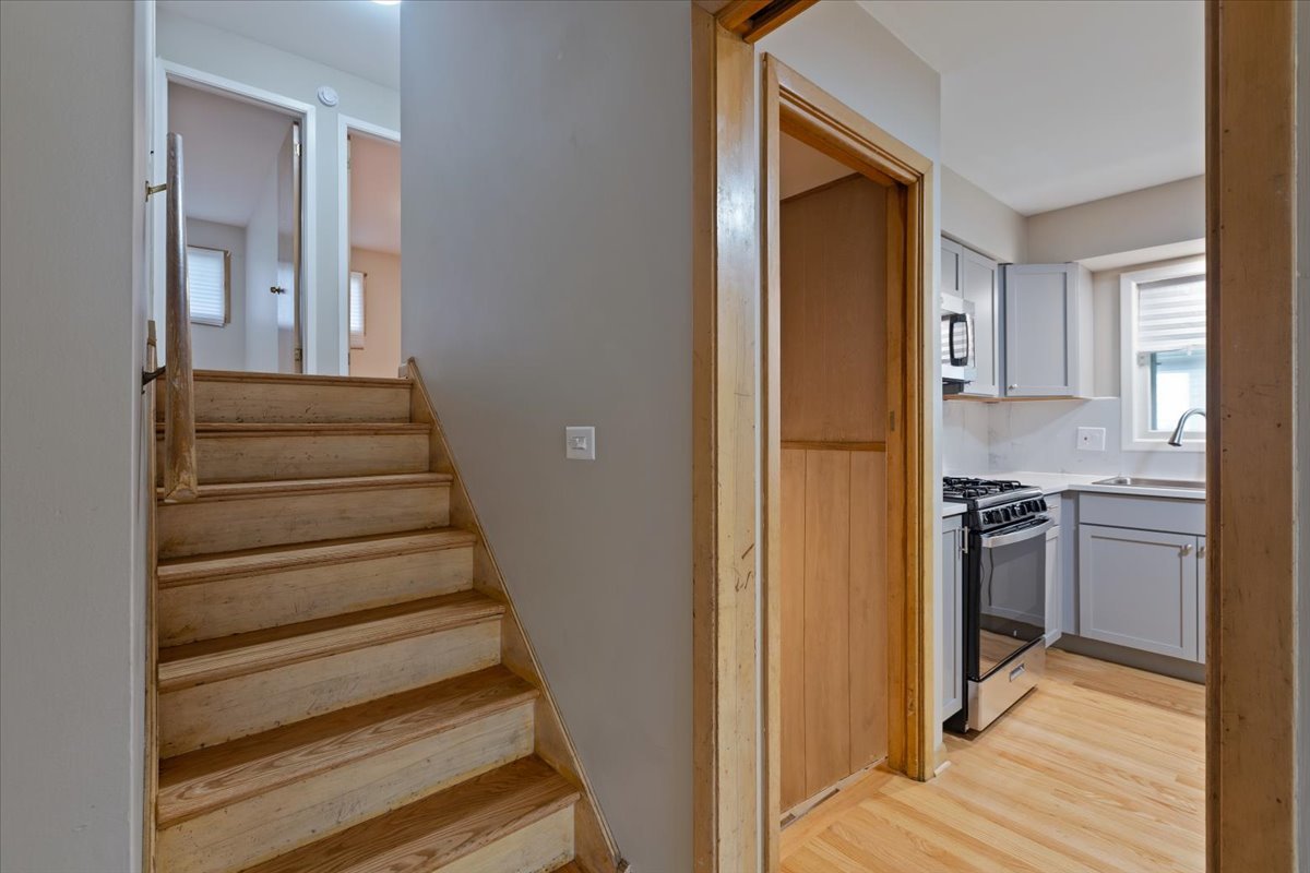 5323 Lee Street Property Photo 11