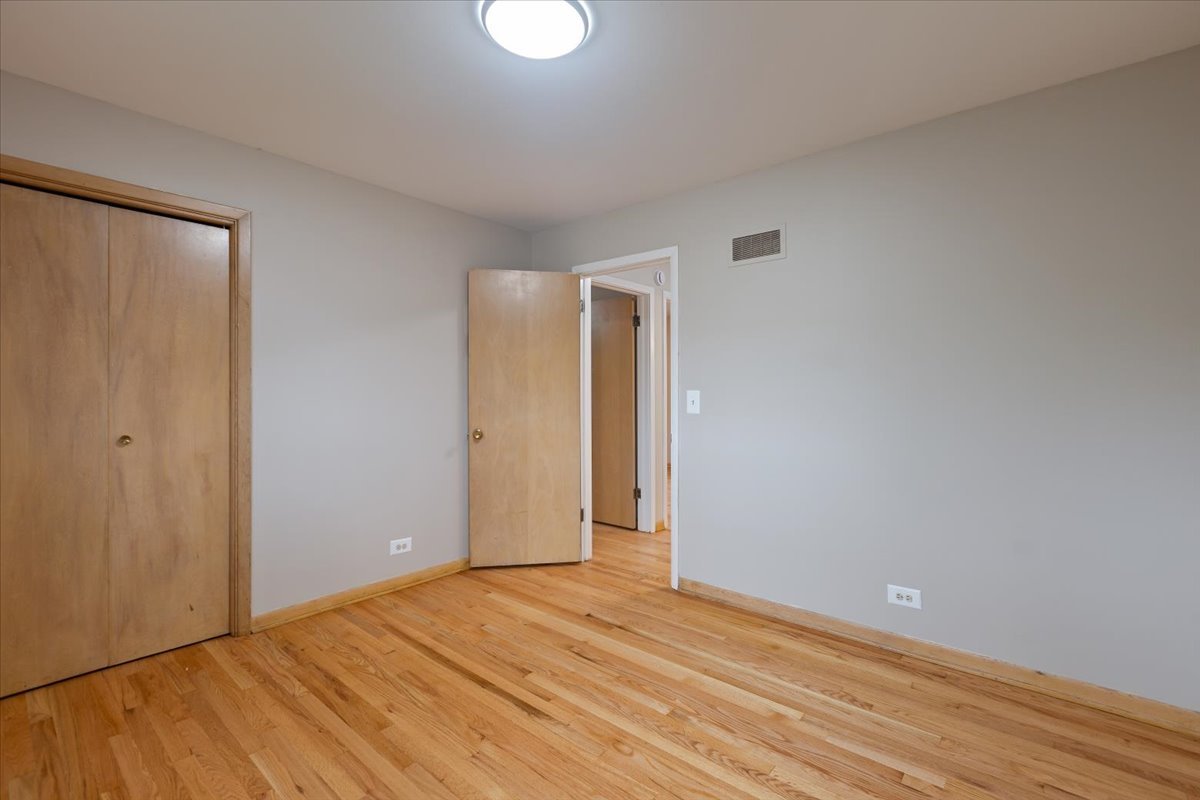 5323 Lee Street Property Photo 18