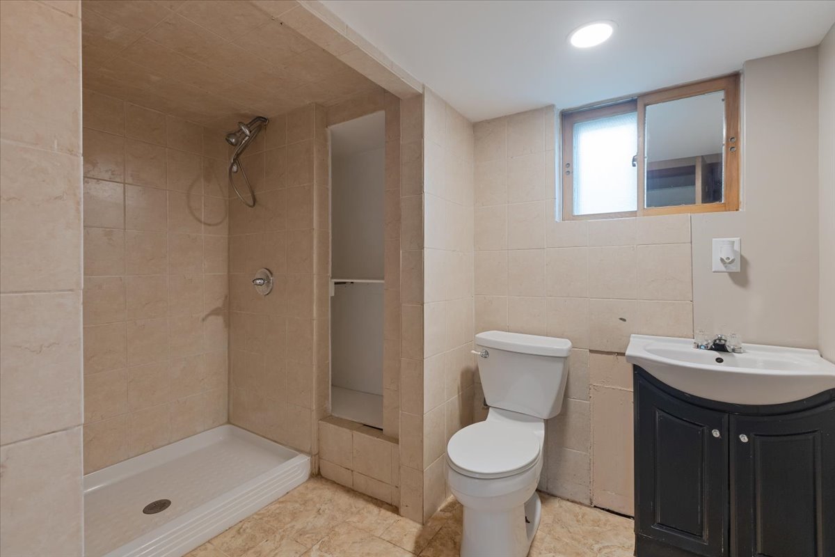 5323 Lee Street Property Photo 22