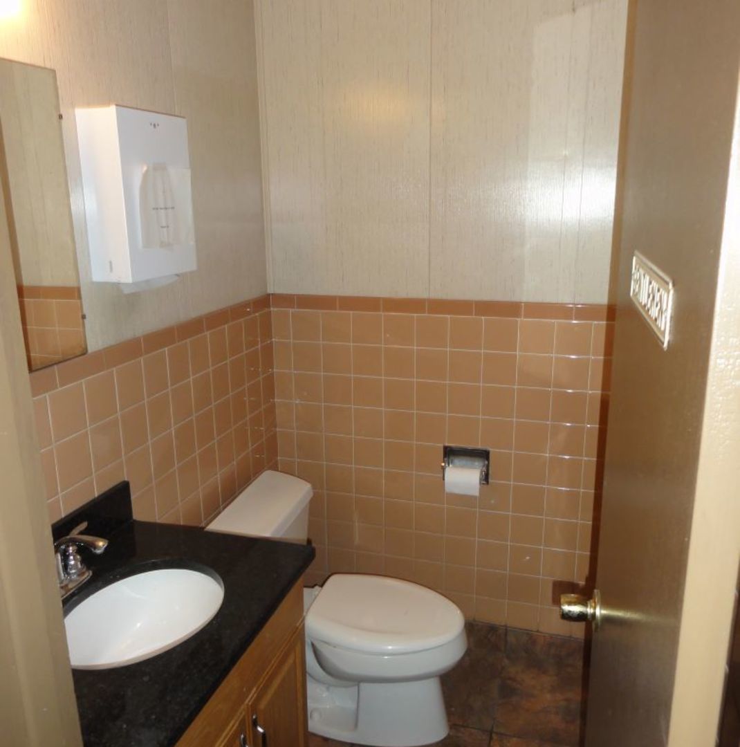 3306 W Peterson Avenue Property Photo 13