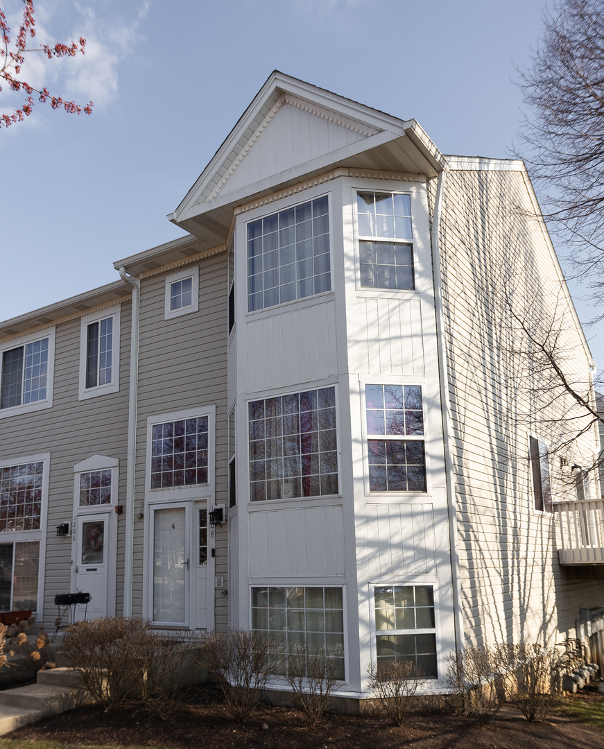1208 Fox Hill Lane Property Photo 1
