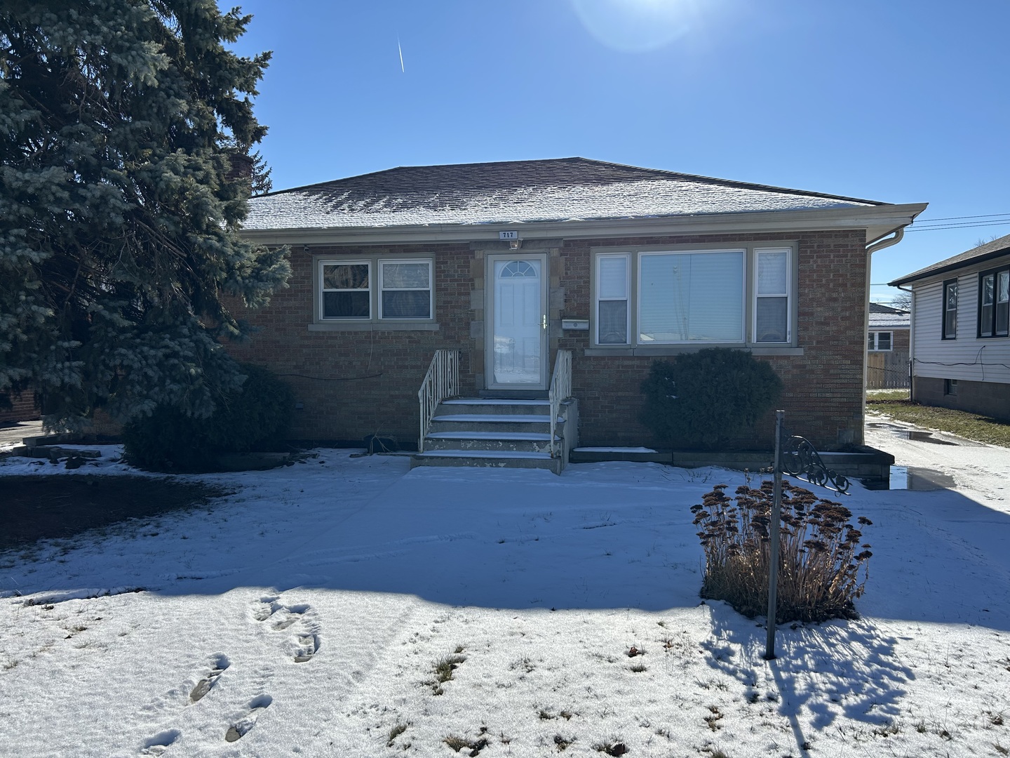 717 E 154th Street Property Photo 2