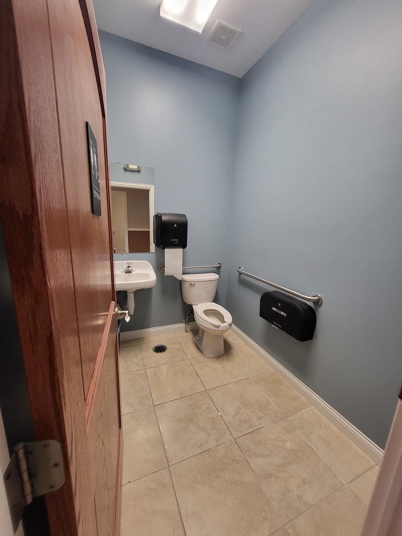 2551 Division Street 103 Property Photo 8