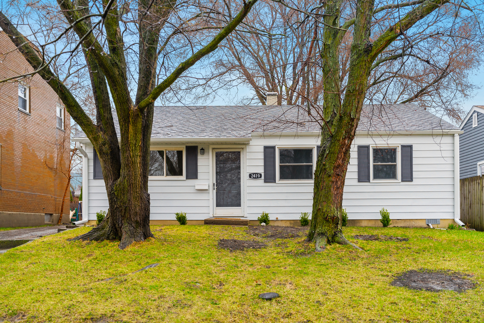 2419 Western Avenue Property Photo