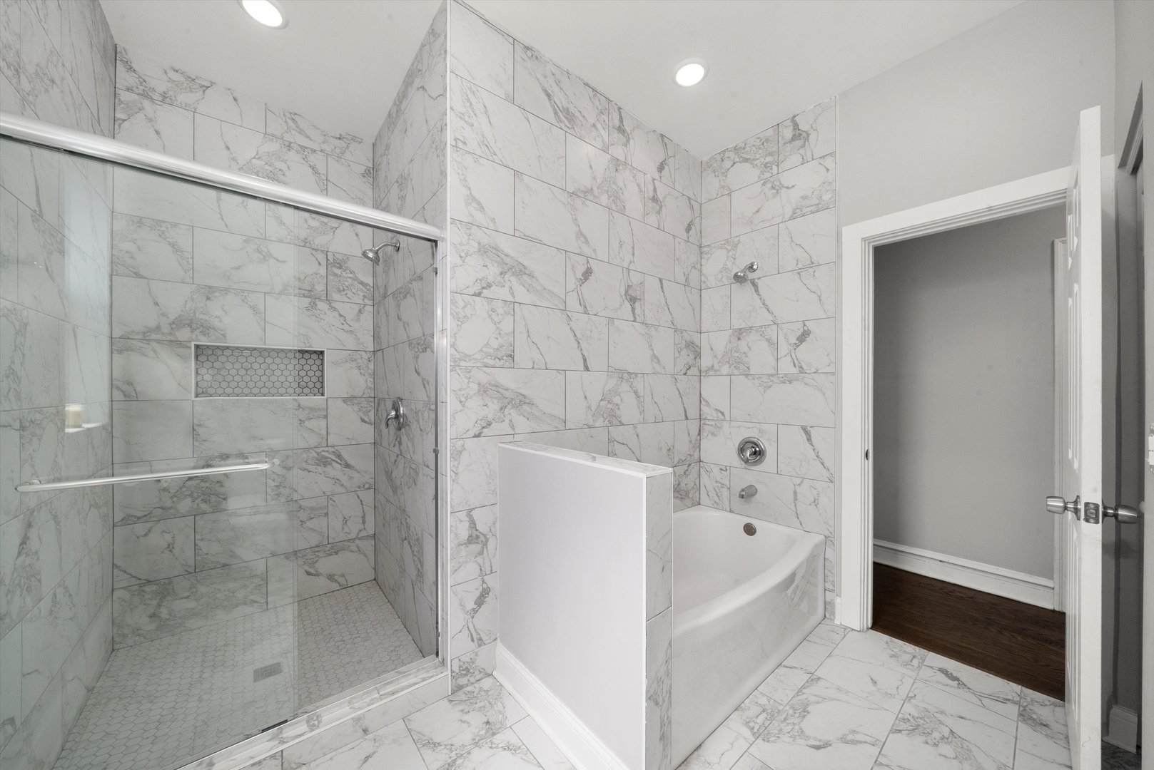 5426 W Jackson Boulevard Property Photo 3