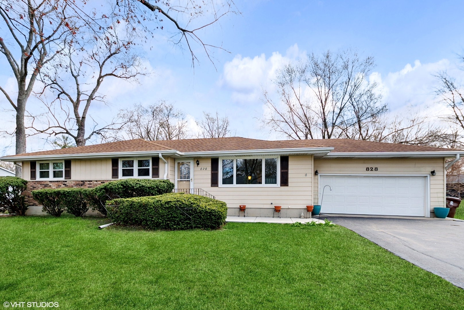 828 S Cedar Road Property Photo