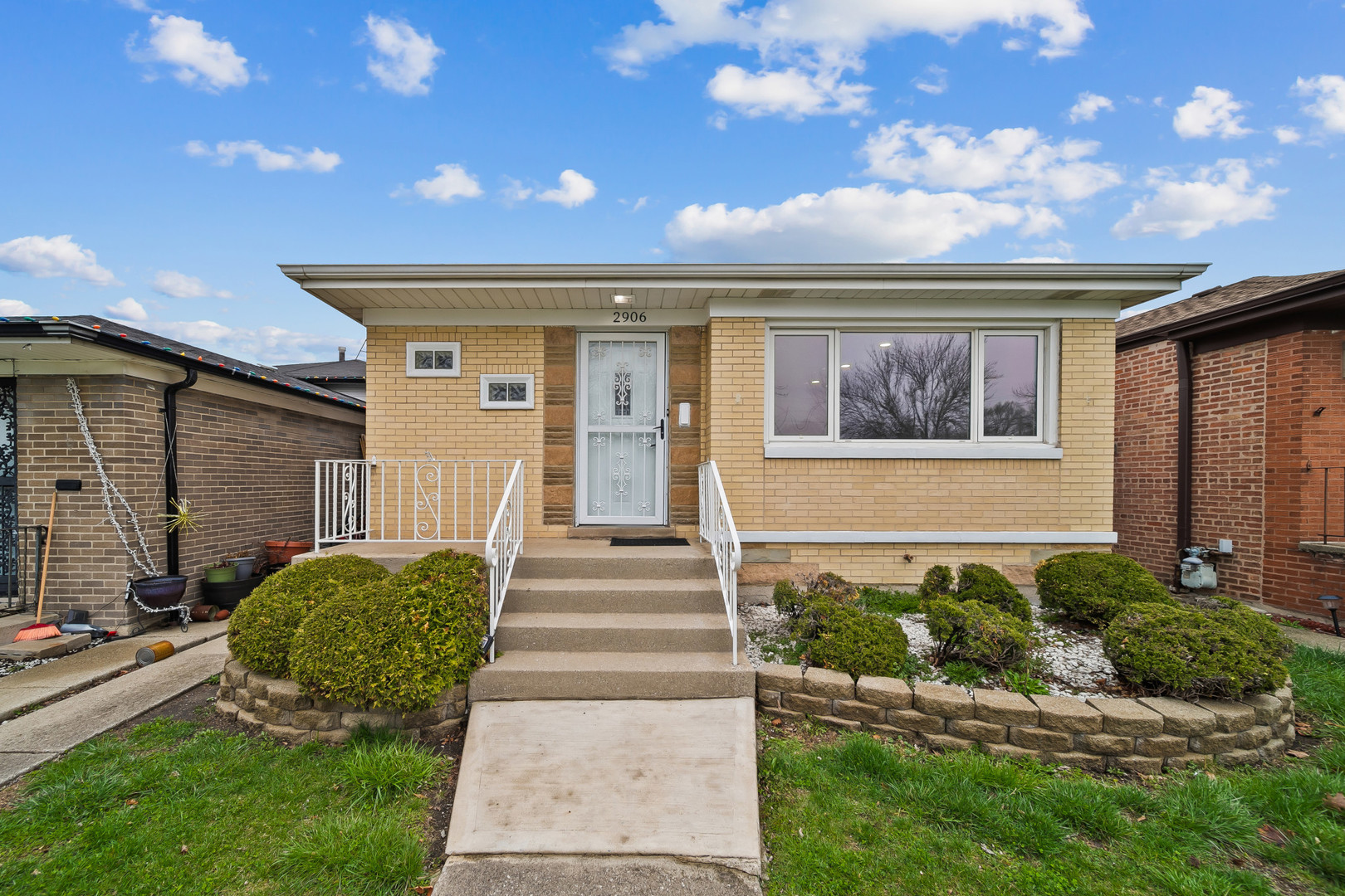 2906 E 130th Street Property Photo