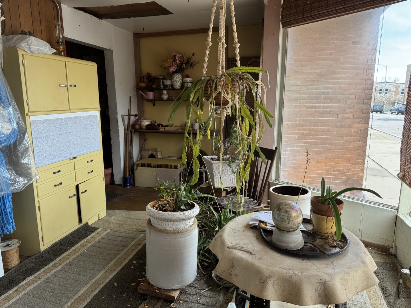 314 E Walnut Street Property Photo 4