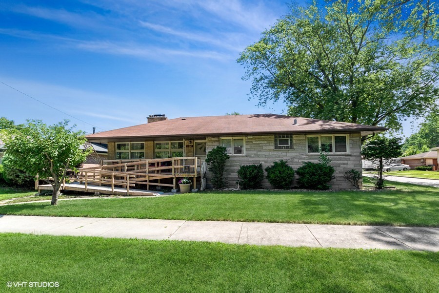 14247 S Marquette Avenue Property Photo
