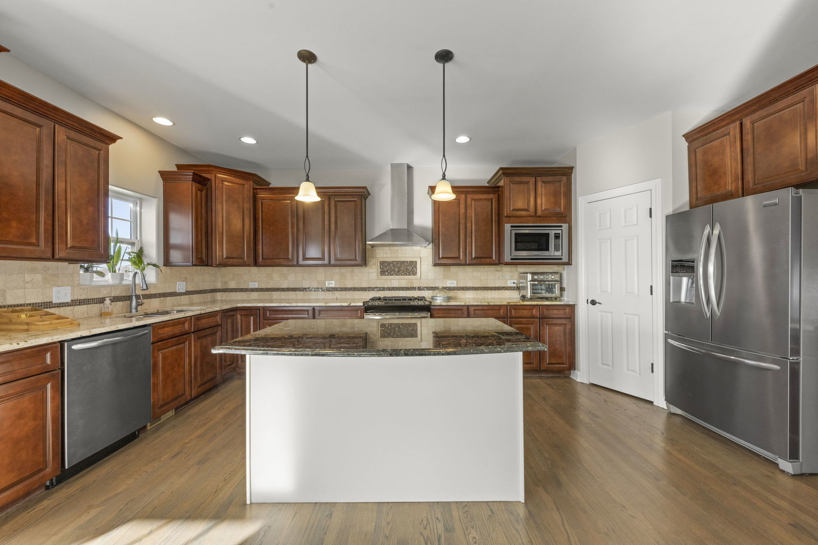 906 N Carly Circle Property Photo 5