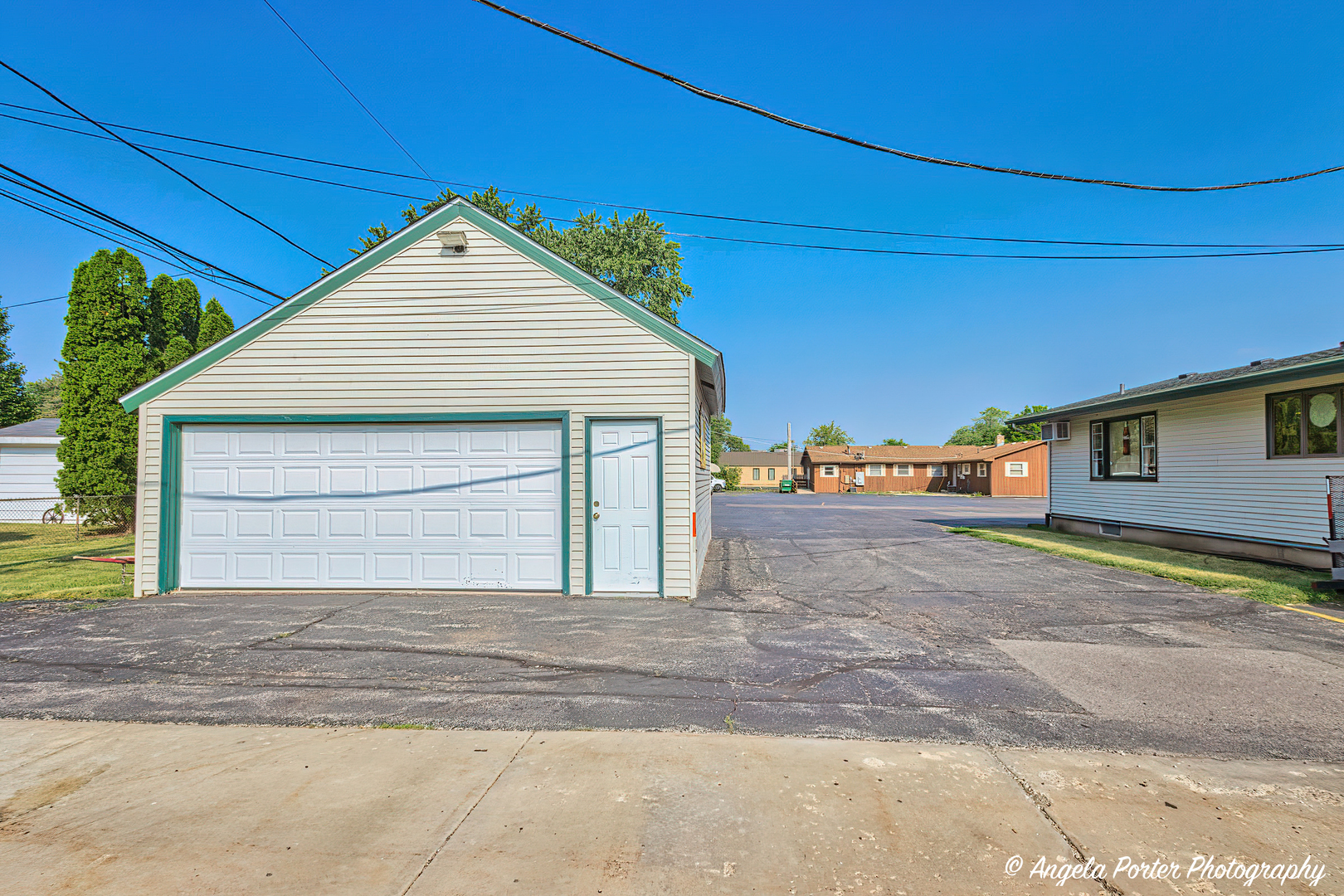 4911 W Elm Street Property Photo 8
