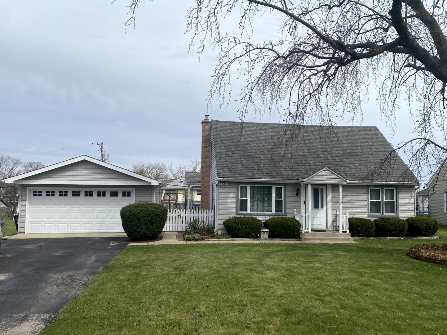 8806 W 85th Place Property Photo
