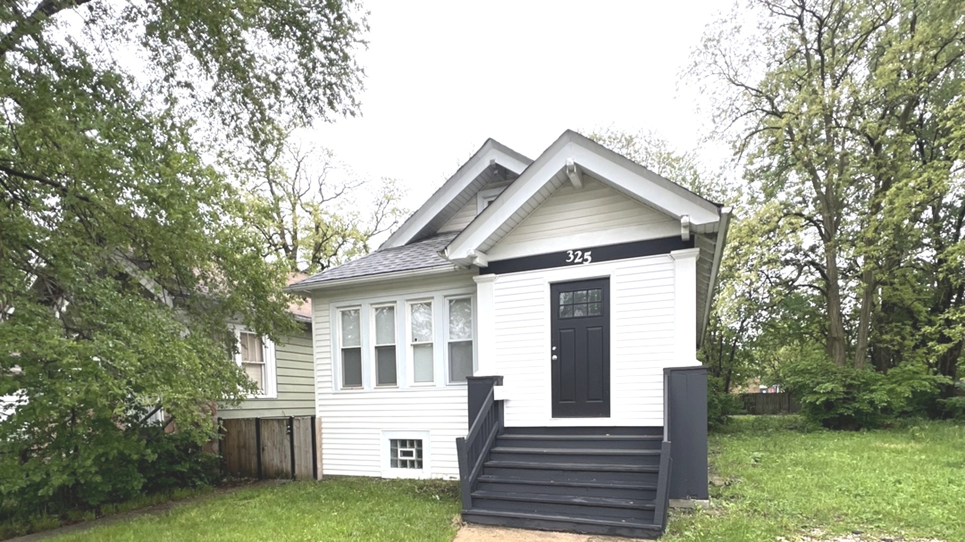 325 W 107th Street Property Photo 1