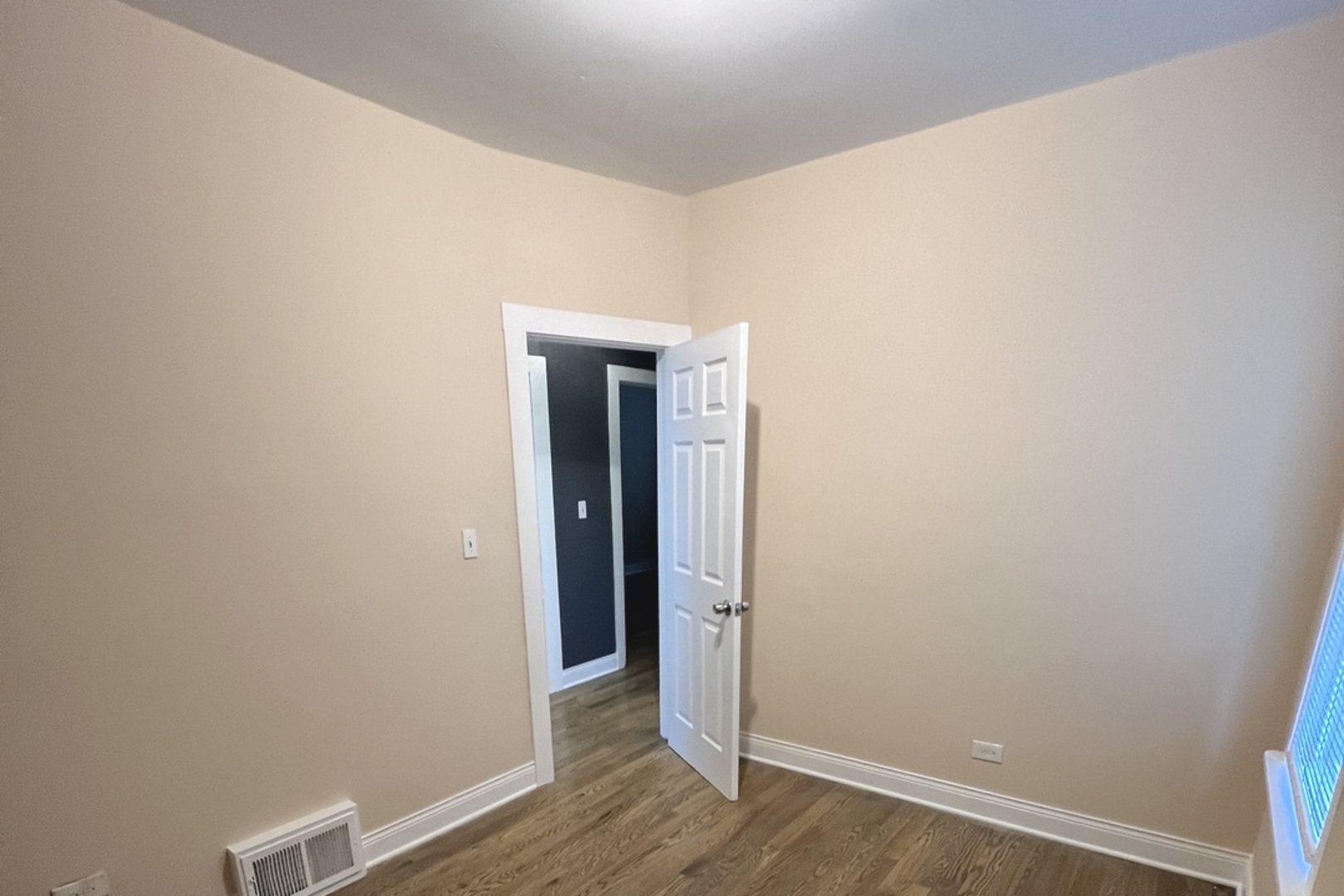 325 W 107th Street Property Photo 7