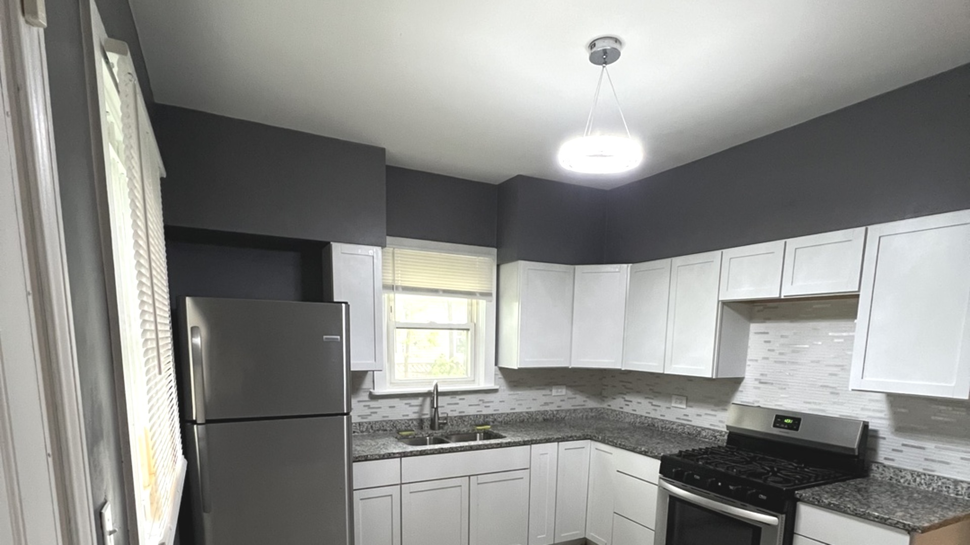 325 W 107th Street Property Photo 8