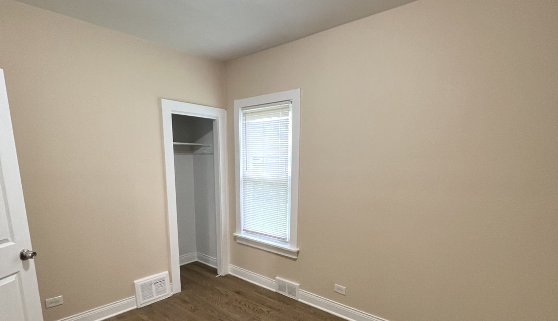 325 W 107th Street Property Photo 11