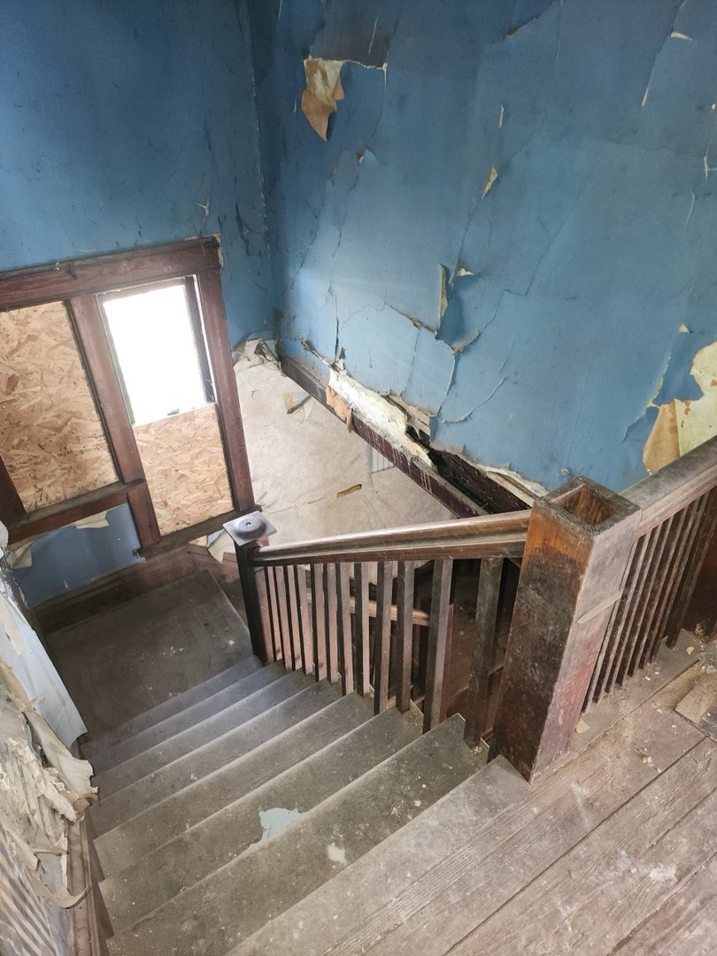 220 N Lorel Avenue Property Photo 5