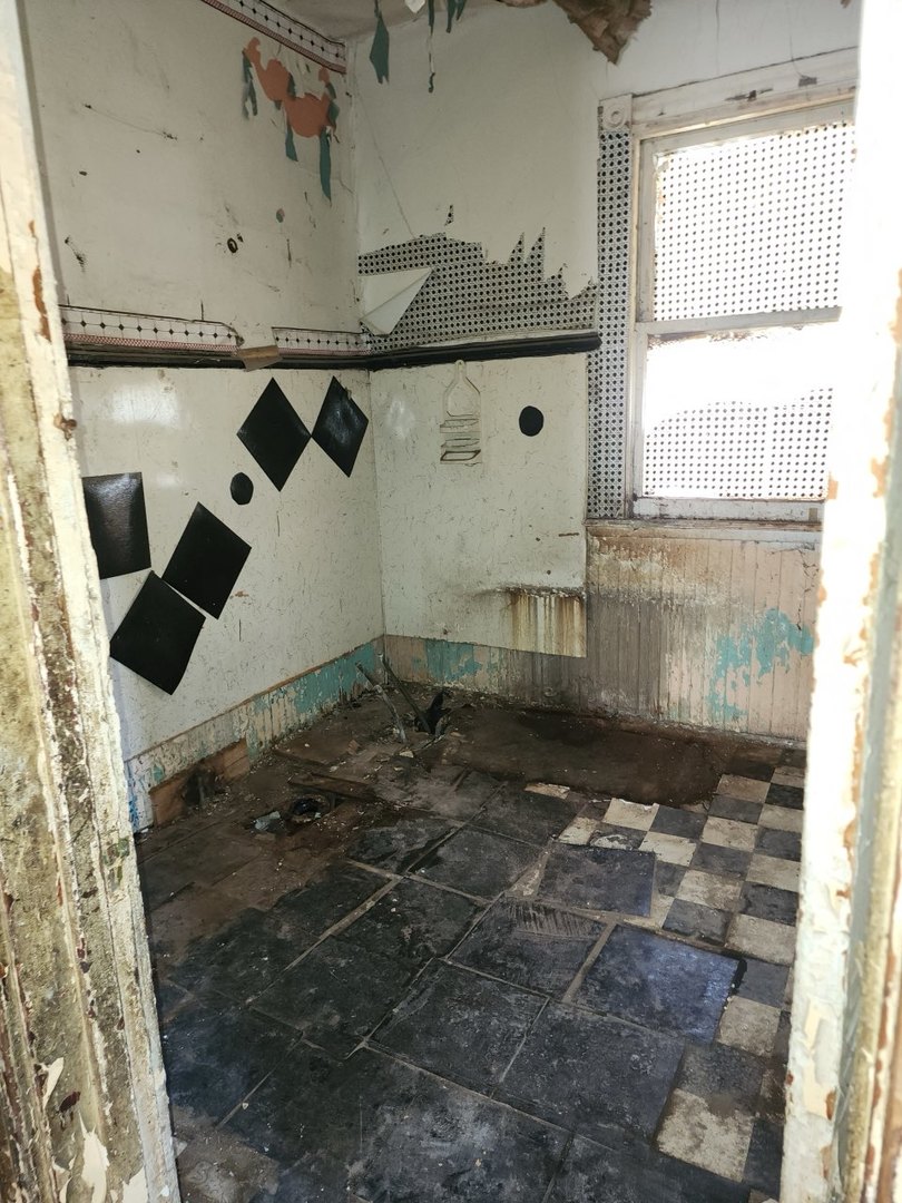 220 N Lorel Avenue Property Photo 6