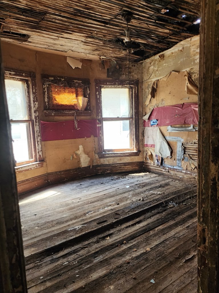 220 N Lorel Avenue Property Photo 8