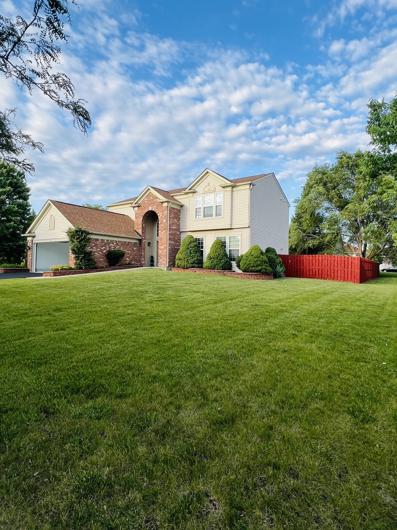 8 Honeysuckle Court Property Photo 1