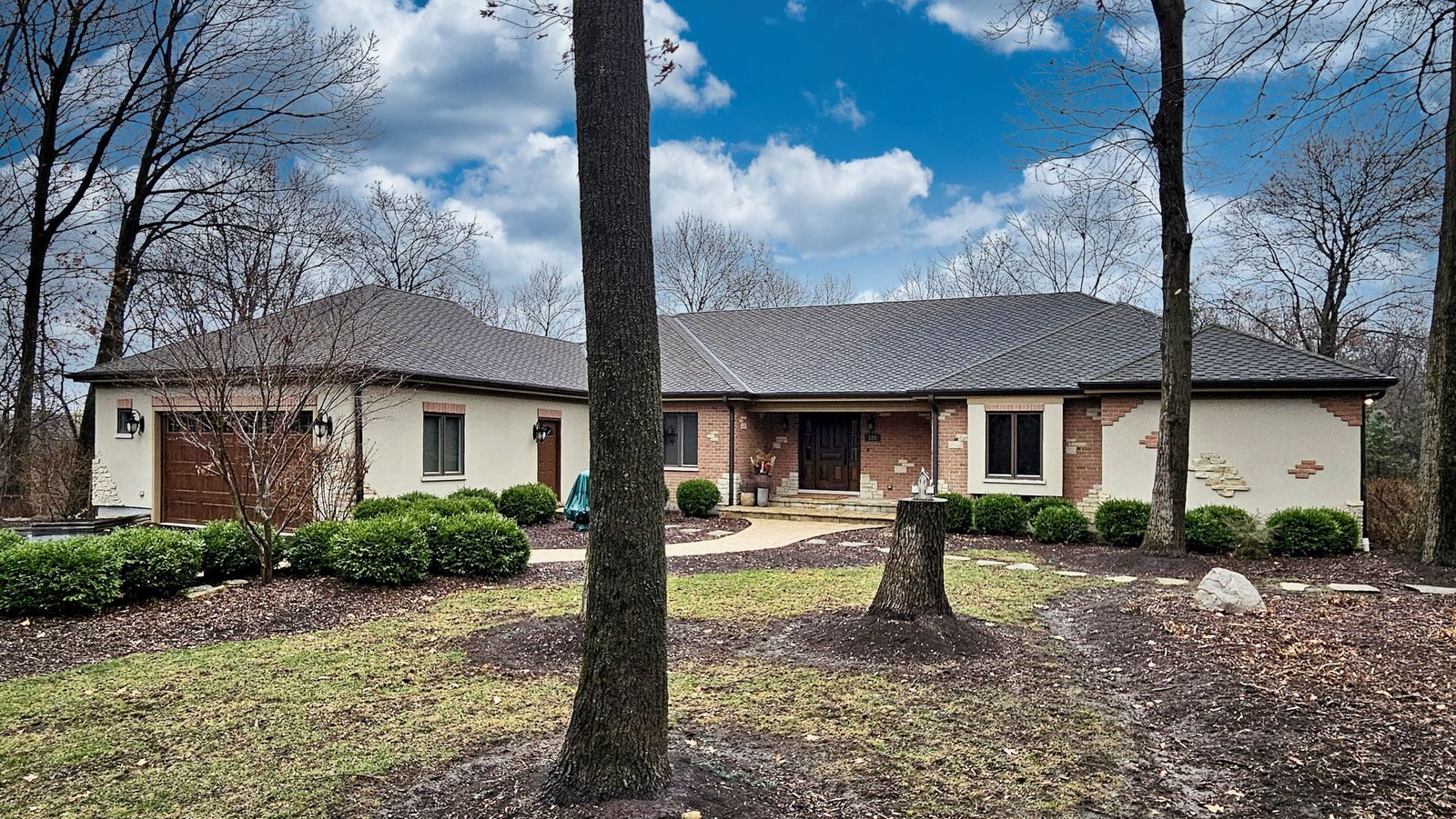 125 N Rainbow Road Property Photo 2