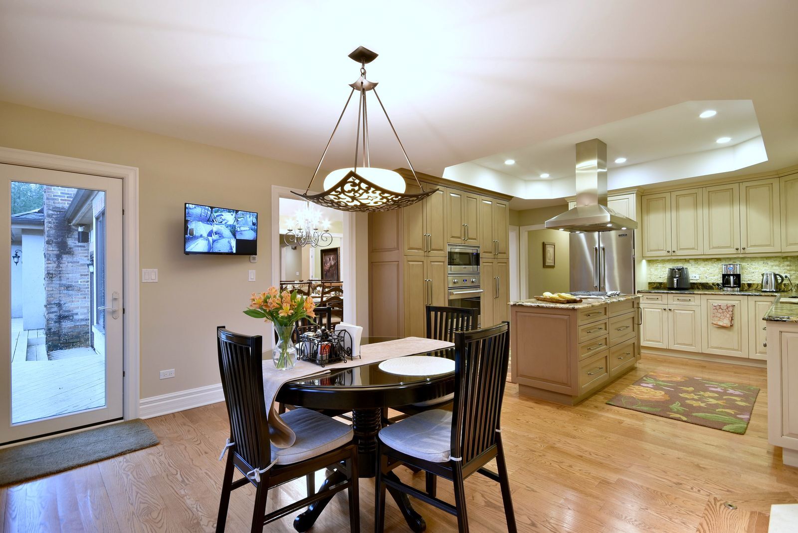 125 N Rainbow Road Property Photo 8