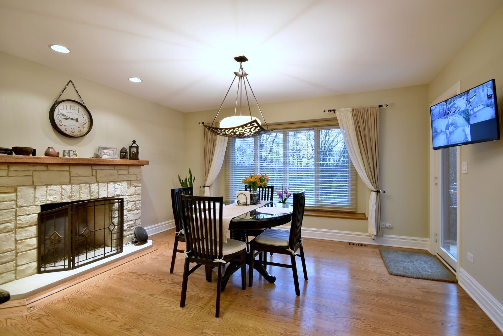 125 N Rainbow Road Property Photo 11