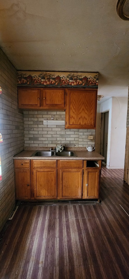 5065 W Gladys Avenue C Property Photo 9