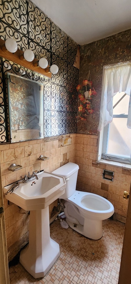 5065 W Gladys Avenue C Property Photo 11