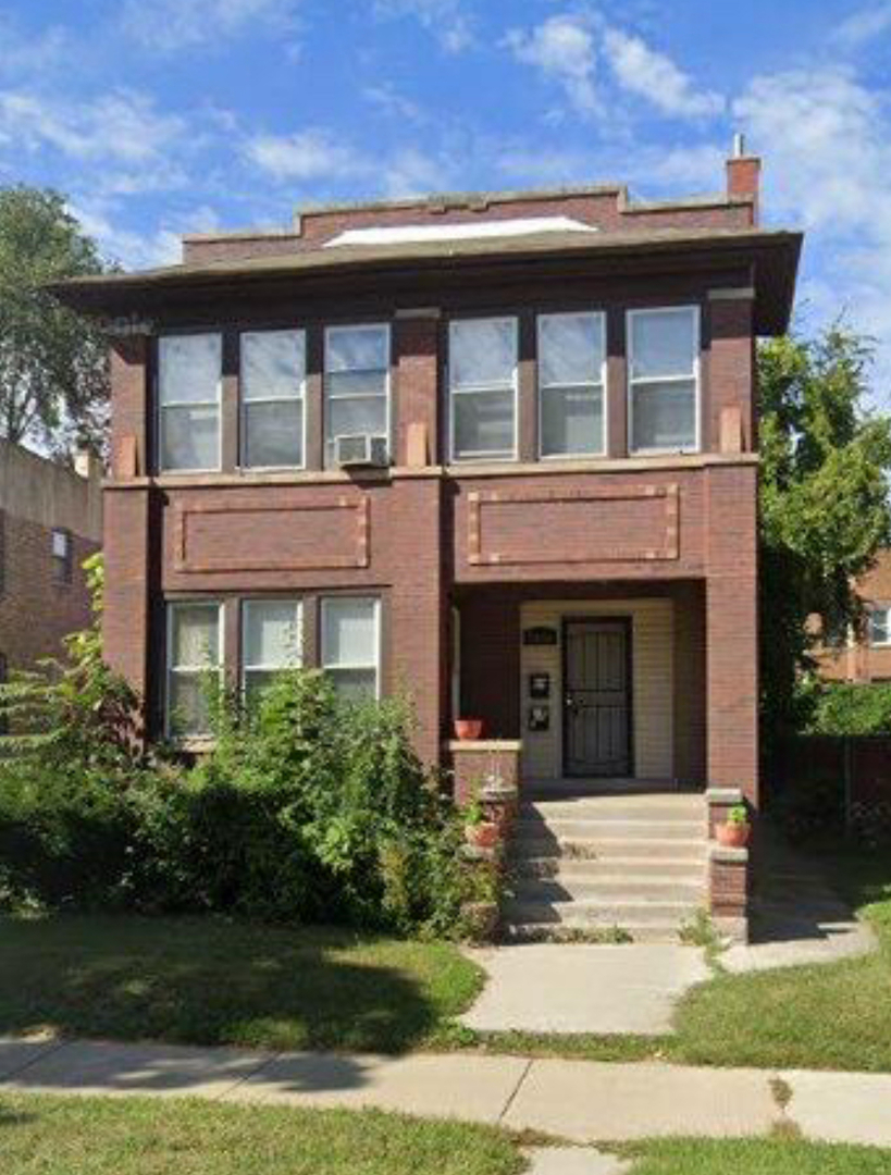 7406 S Crandon Avenue Property Photo 1