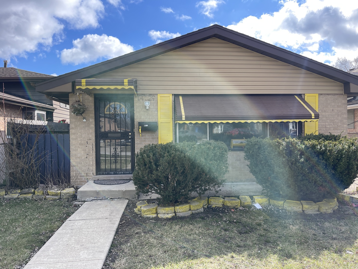 14129 S Hoxie Avenue Property Photo