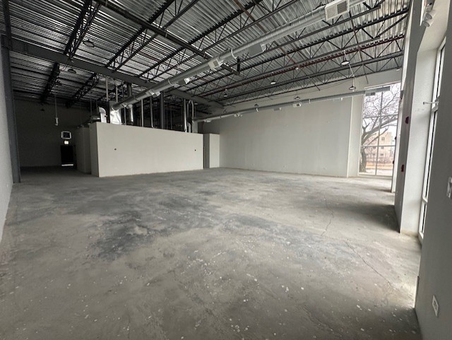 1701 E 75th Street Property Photo 3