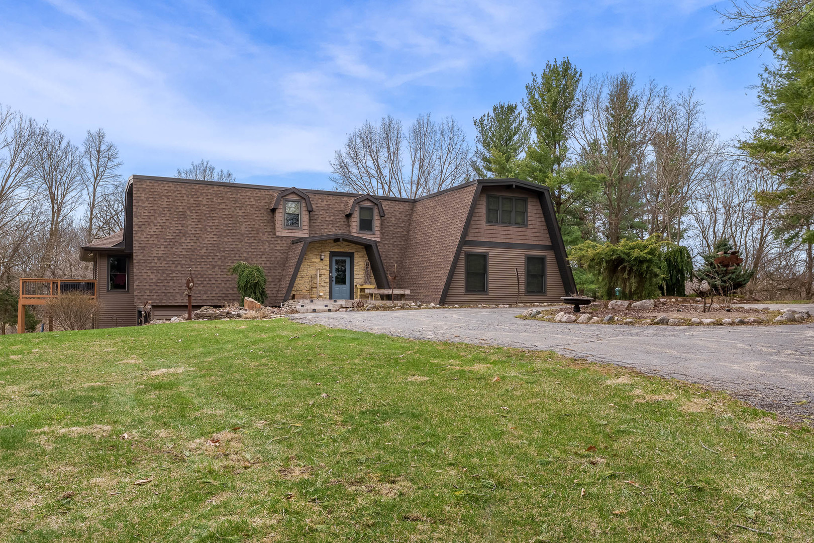 8325 E Crockett Road Property Photo