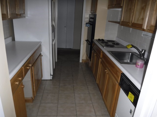 1700 E 56th Street 801 Property Photo 10