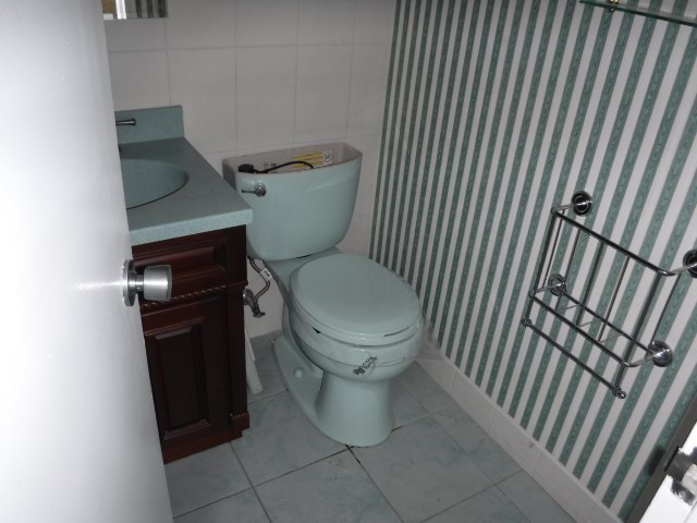 1700 E 56th Street 801 Property Photo 11