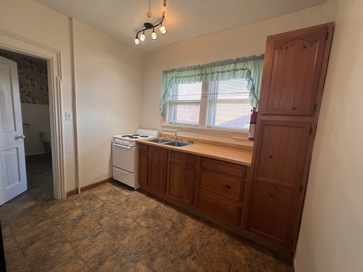 905 4th Street Property Photo 6